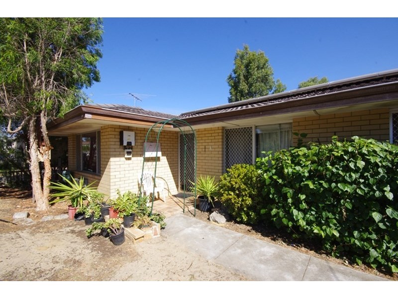 24 Montrose Avenue, Girrawheen WA 6064