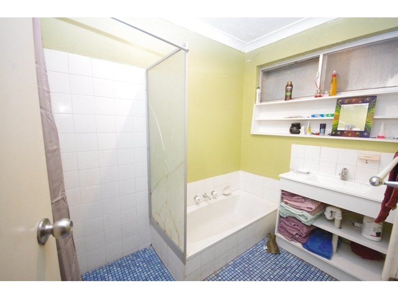 24 Montrose Avenue, Girrawheen WA 6064