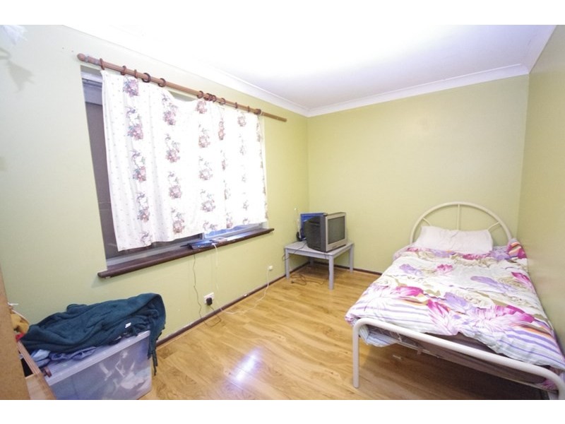 24 Montrose Avenue, Girrawheen WA 6064