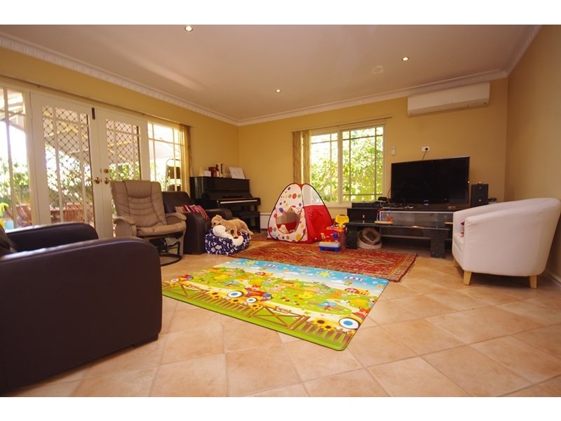 12 Woodmar Mews, Dianella WA 6059