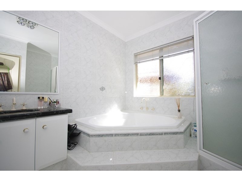 12 Woodmar Mews, Dianella WA 6059