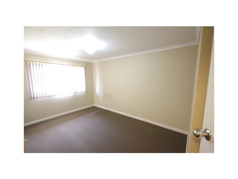 4/43 Golders Way, Girrawheen WA 6064