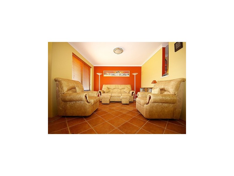 8 Bosberry Retreat, Mirrabooka WA 6061