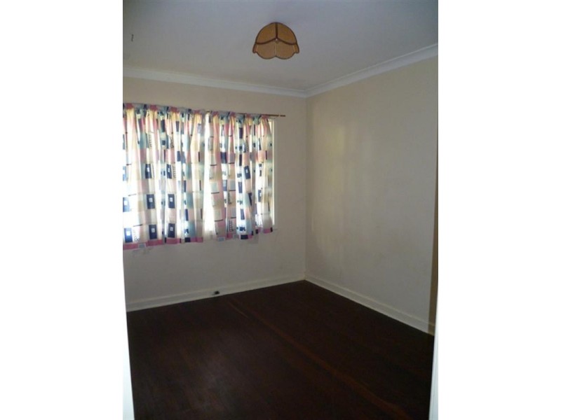 27 Loughton Way, Balga WA 6061