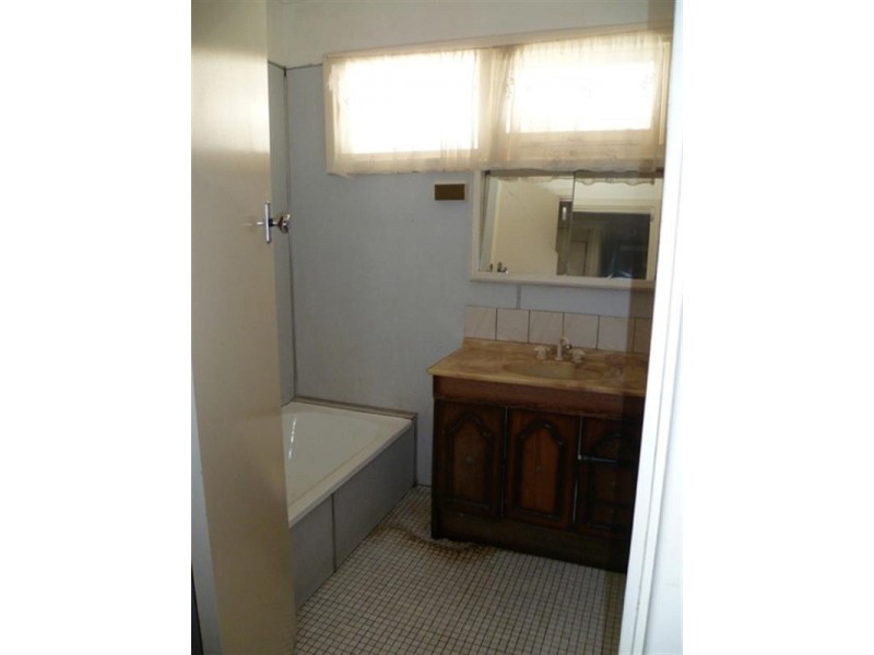 27 Loughton Way, Balga WA 6061
