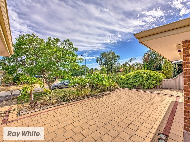 15 Arrowsmith Rise, Marangaroo WA 6064
