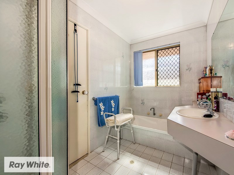 15 Arrowsmith Rise, Marangaroo WA 6064