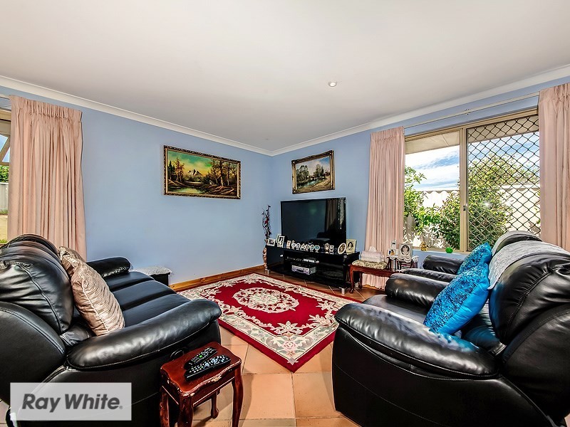 15 Arrowsmith Rise, Marangaroo WA 6064