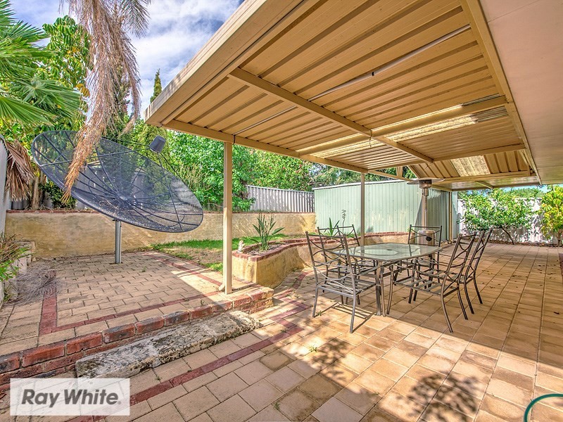 15 Arrowsmith Rise, Marangaroo WA 6064