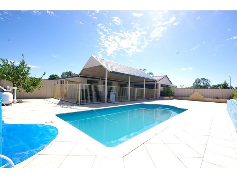 18 Woodbine Terrace, Mirrabooka WA 6061