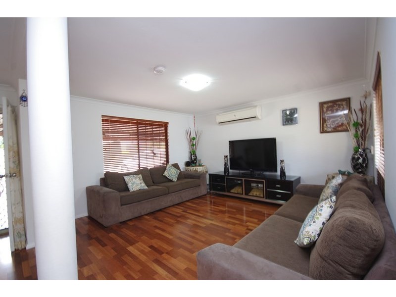 15 Pelham Way, Girrawheen WA 6064