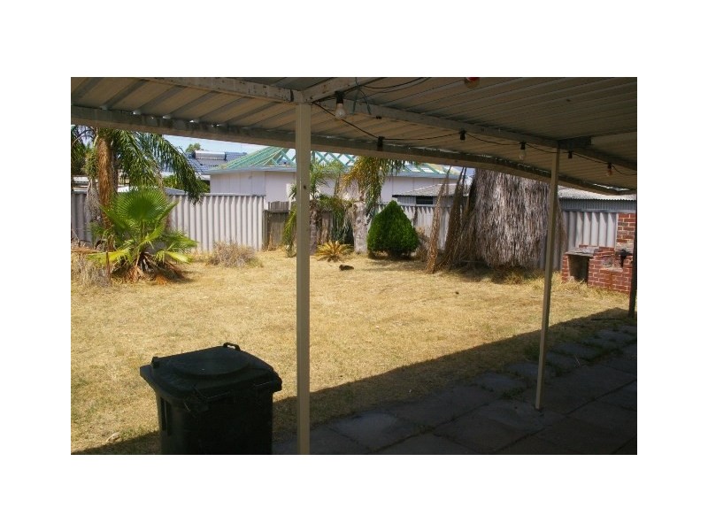 64 Amberton Avenue, Girrawheen WA 6064