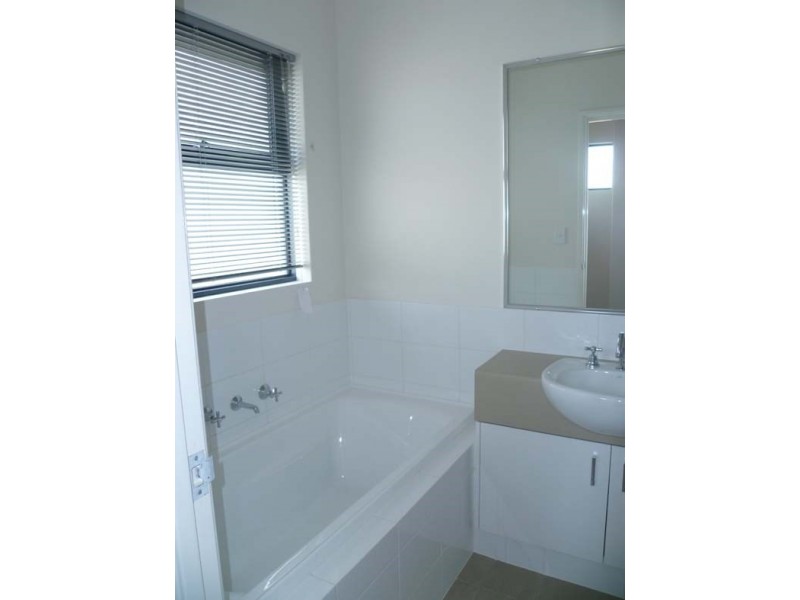 1/37 Harman Place, Aveley WA 6069