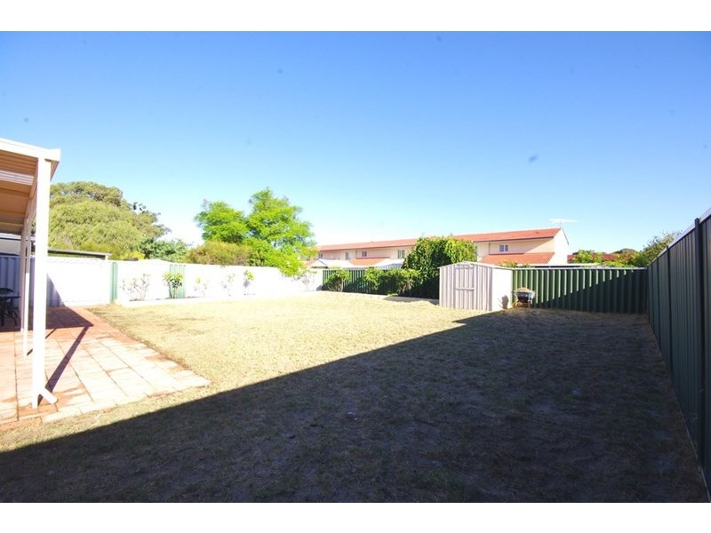 4a Connell Way, Girrawheen WA 6064