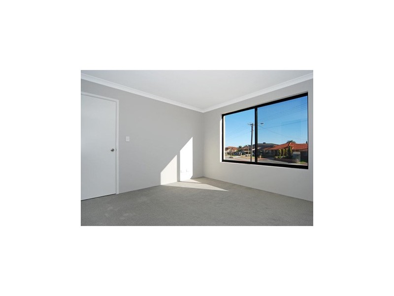 64 Jones Street, Stirling WA 6021