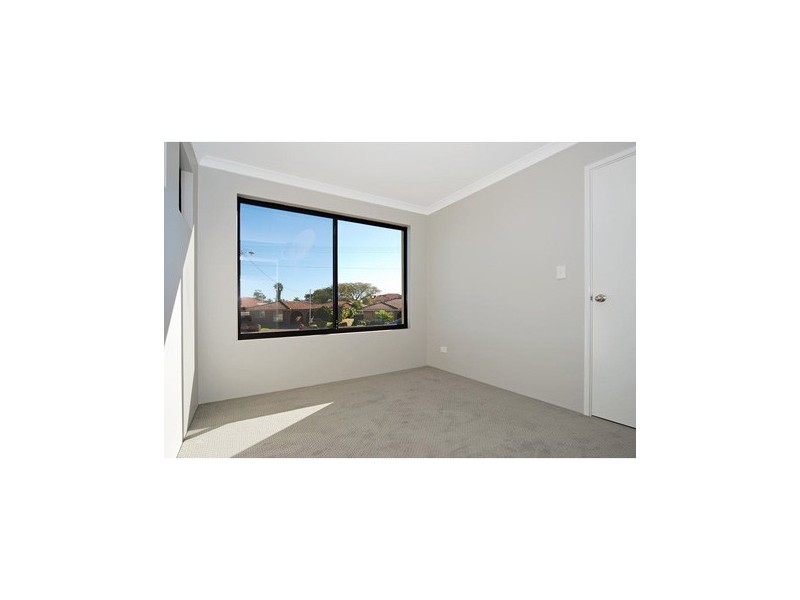 64 Jones Street, Stirling WA 6021