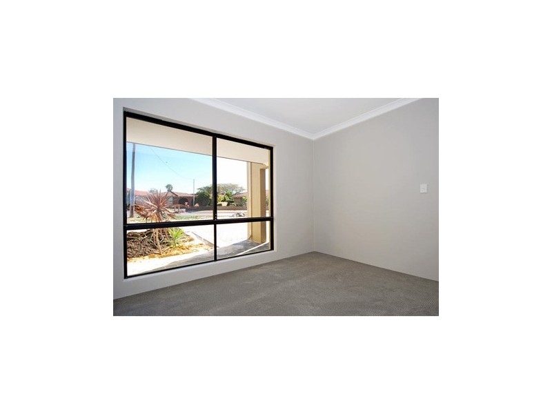 64 Jones Street, Stirling WA 6021