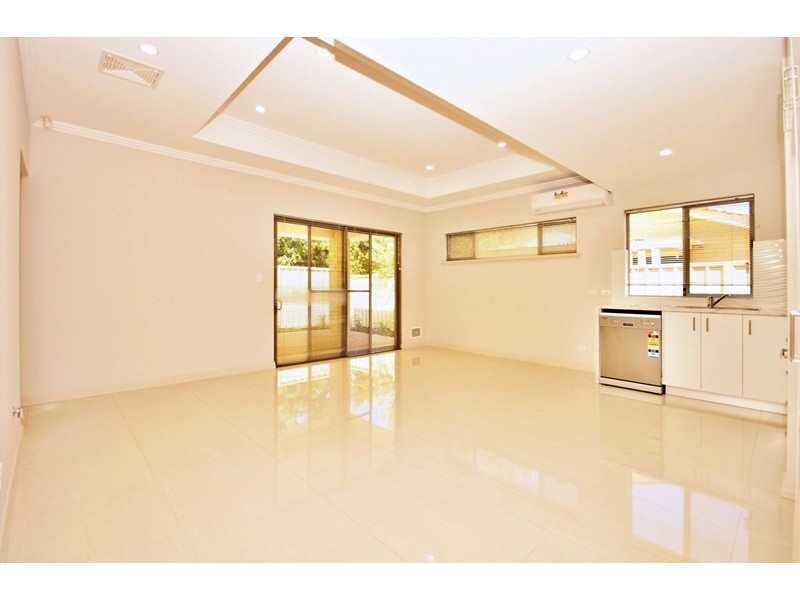 8 Peddie Place, Balga WA 6061