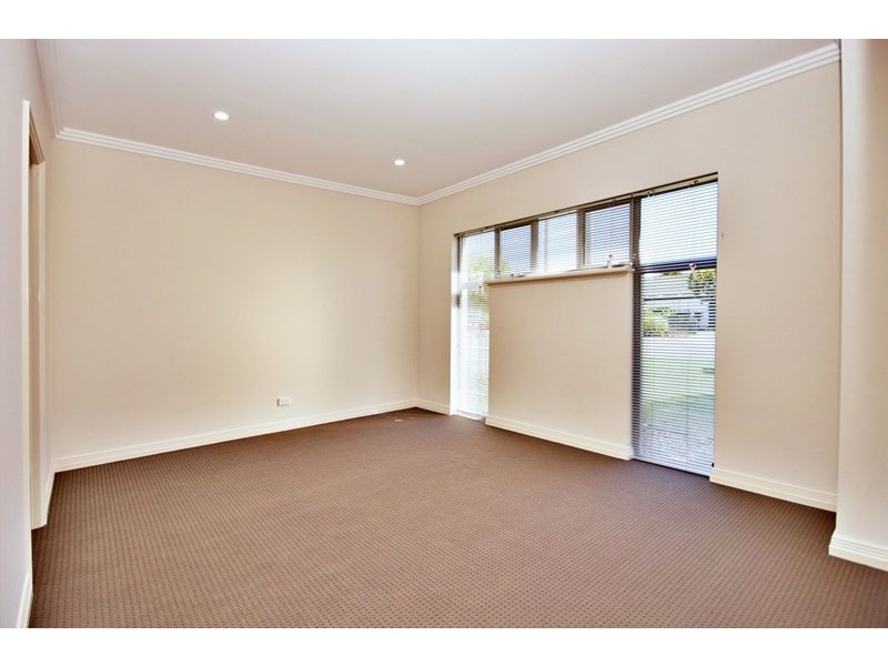 8 Peddie Place, Balga WA 6061