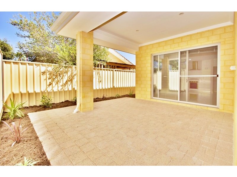 8 Peddie Place, Balga WA 6061