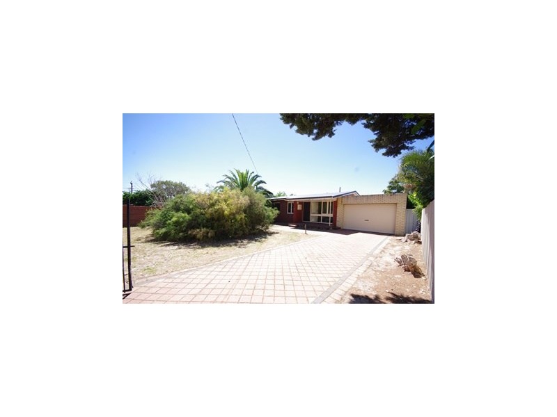 4 Stoke Court, Girrawheen WA 6064