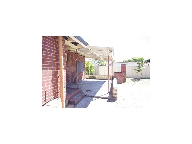 4 Stoke Court, Girrawheen WA 6064