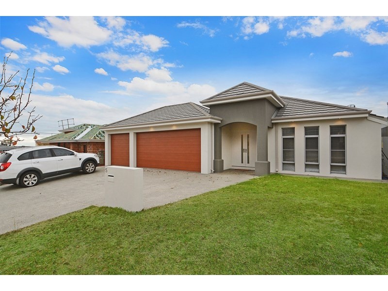 5 Elmdon Link, Landsdale WA 6065