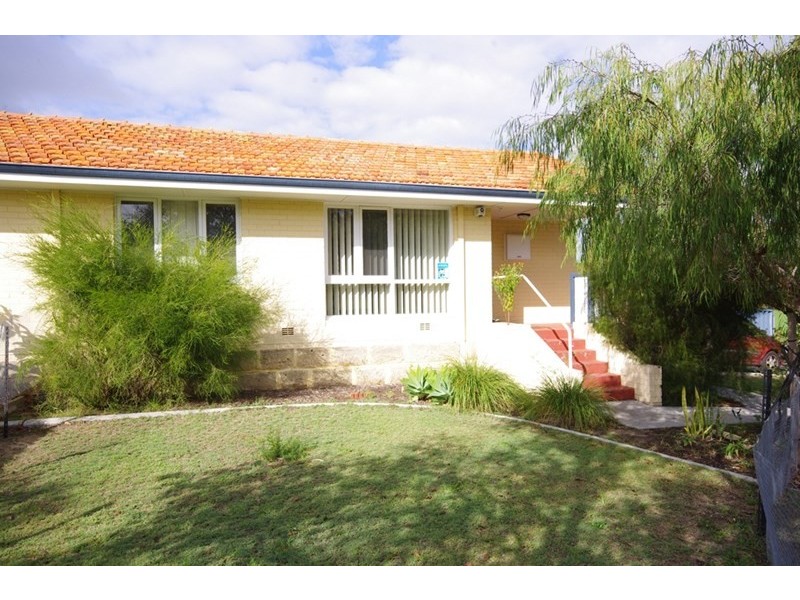 2B Templeton Crescent, Girrawheen WA 6064