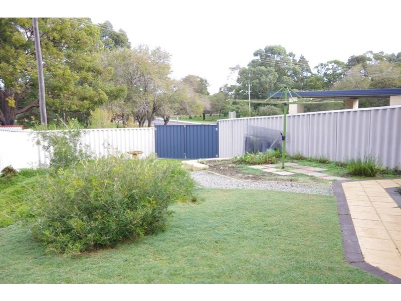 2B Templeton Crescent, Girrawheen WA 6064