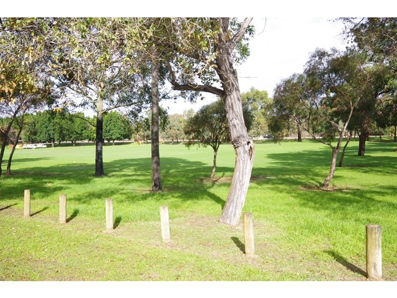 2B Templeton Crescent, Girrawheen WA 6064