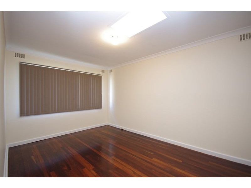 33 Colne Way, Girrawheen WA 6064