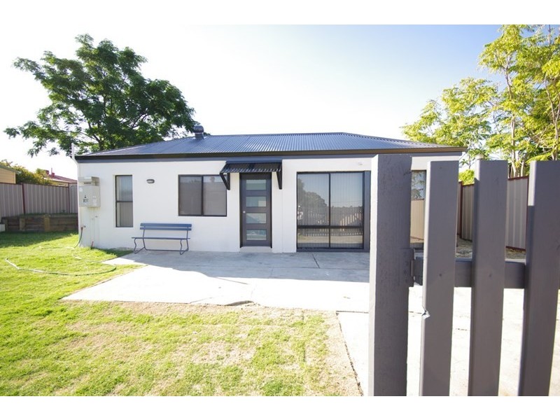 33 Colne Way, Girrawheen WA 6064