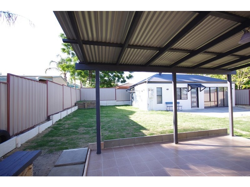33 Colne Way, Girrawheen WA 6064