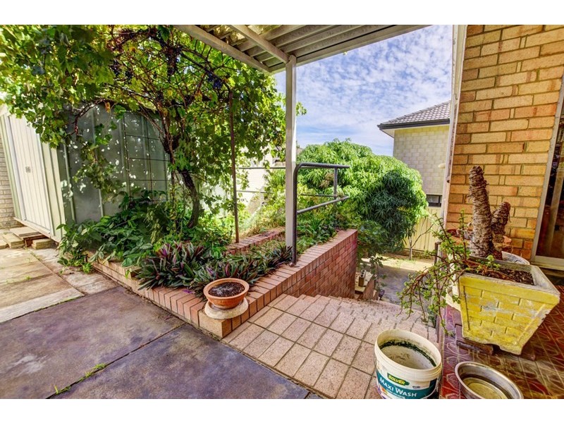 25 Wolya Way, Westminster WA 6061