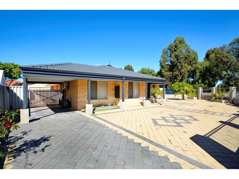 2 Frangipani Loop, Marangaroo WA 6064