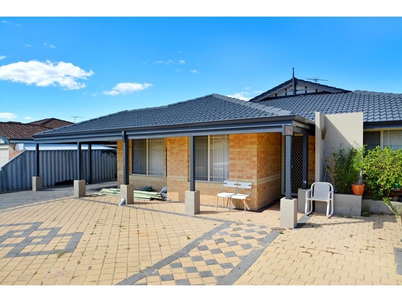 2 Frangipani Loop, Marangaroo WA 6064