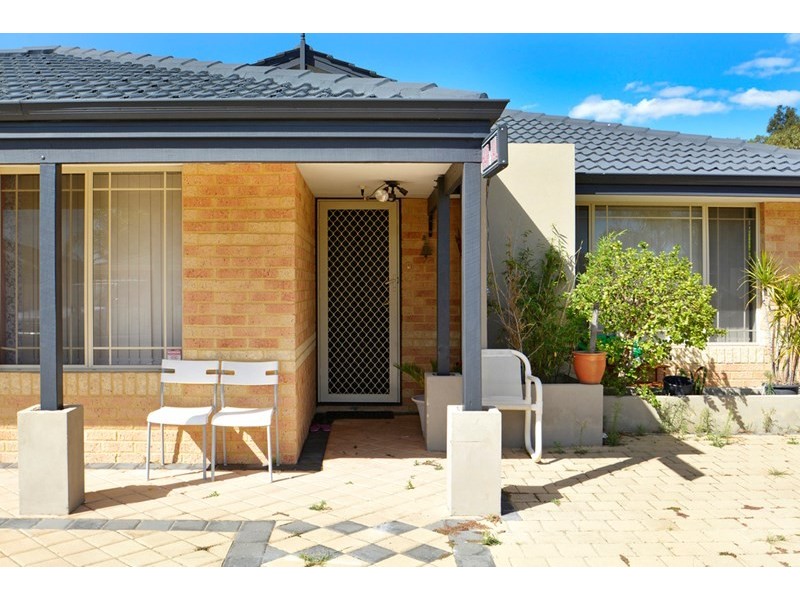 2 Frangipani Loop, Marangaroo WA 6064