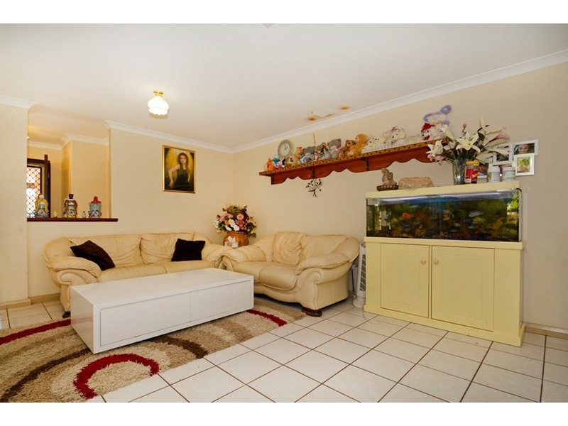 2 Frangipani Loop, Marangaroo WA 6064