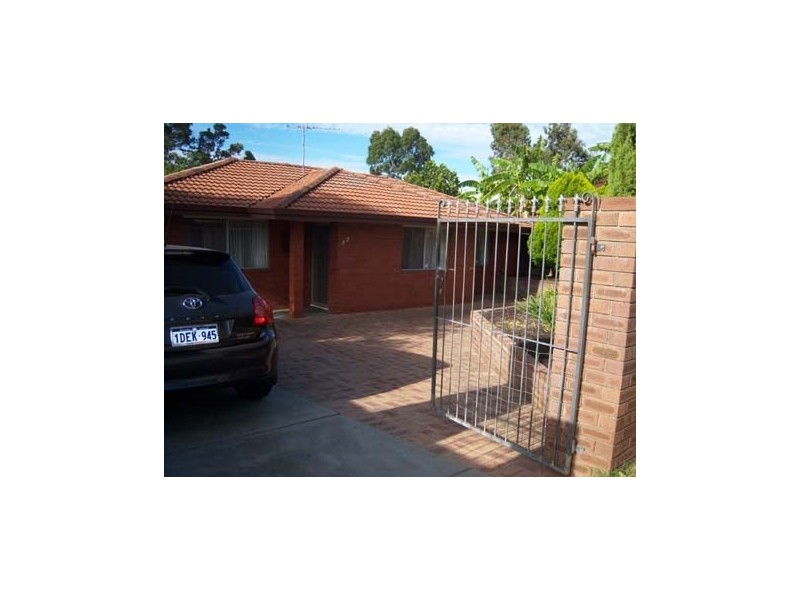 32 Buntine Way, Girrawheen WA 6064