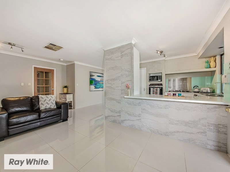 14 Addington Way, Marangaroo WA 6064