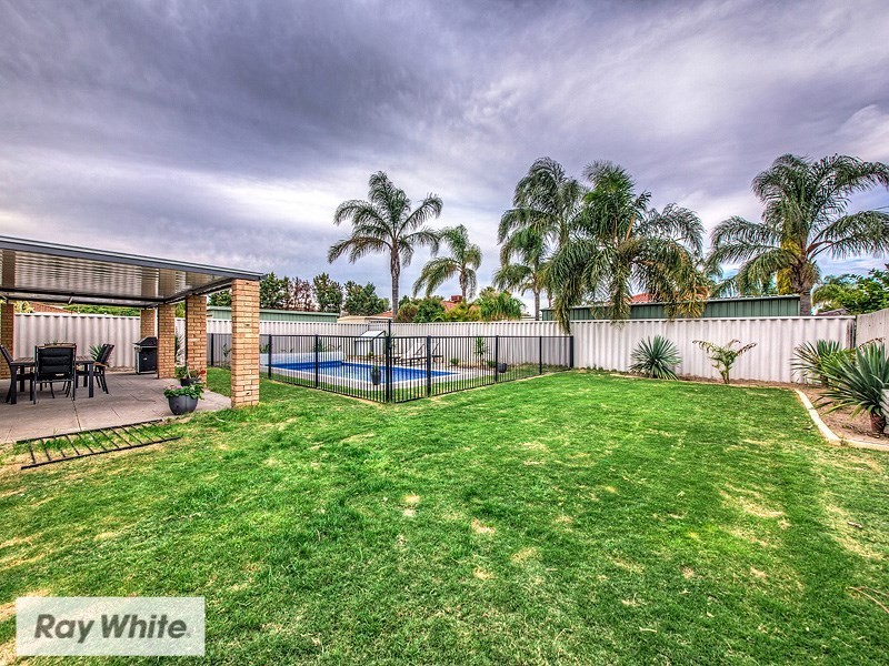 14 Addington Way, Marangaroo WA 6064