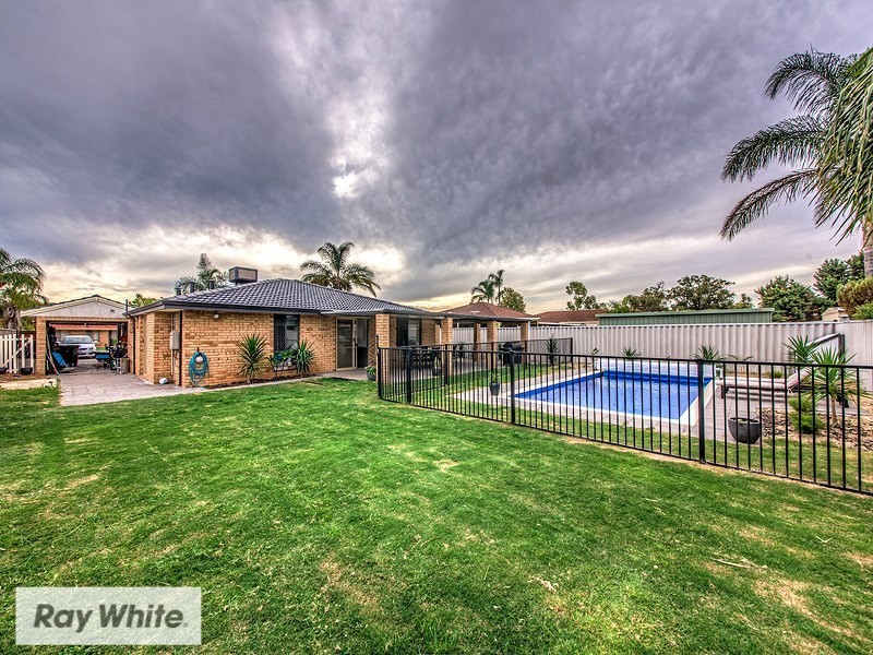 14 Addington Way, Marangaroo WA 6064