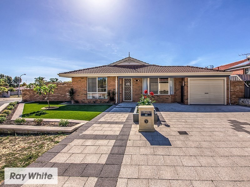 1 Ullinger Loop, Marangaroo WA 6064