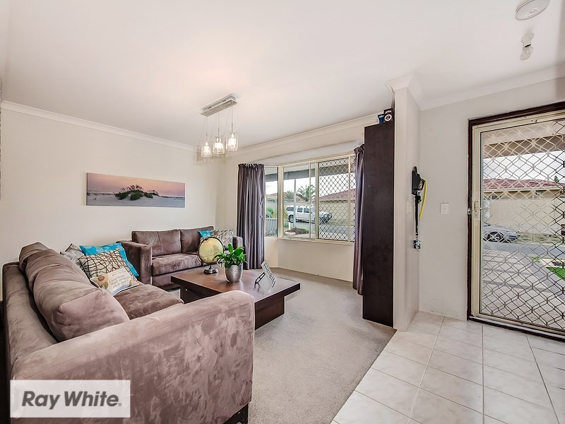 1 Ullinger Loop, Marangaroo WA 6064