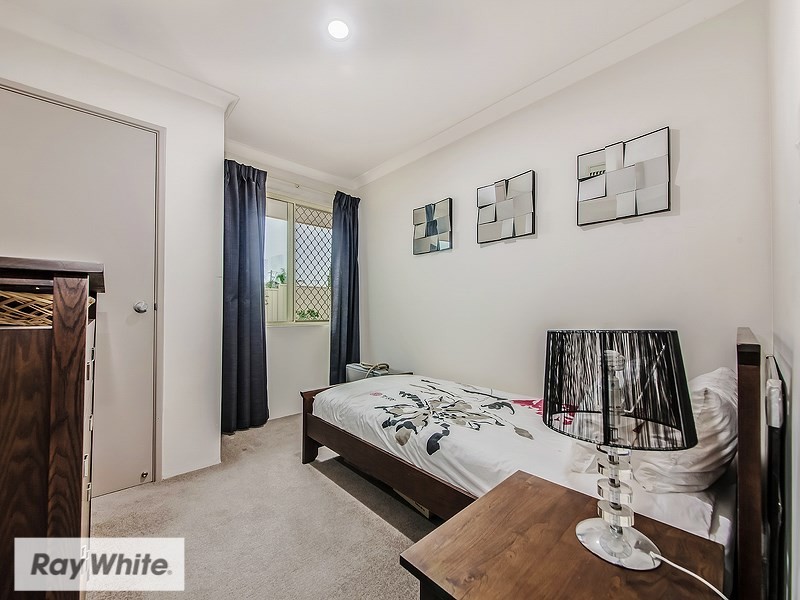 1 Ullinger Loop, Marangaroo WA 6064