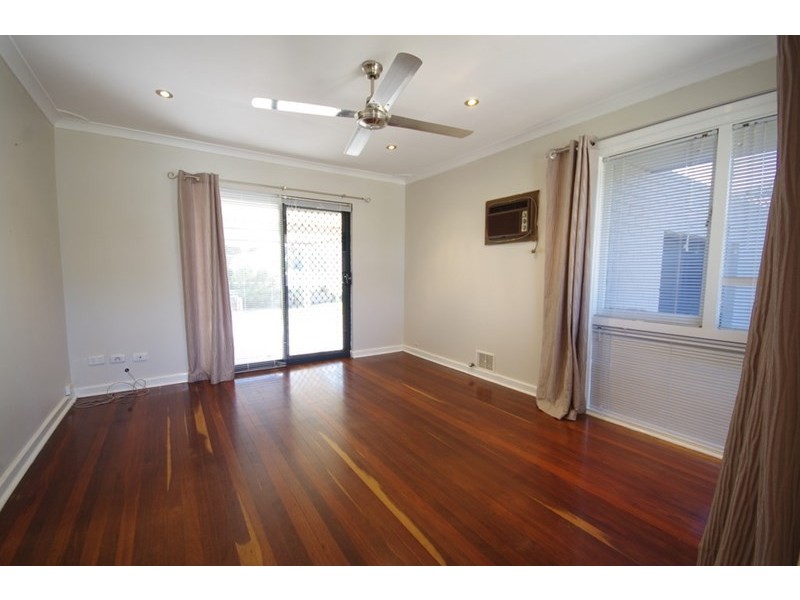 43 Montrose Avenue, Girrawheen WA 6064