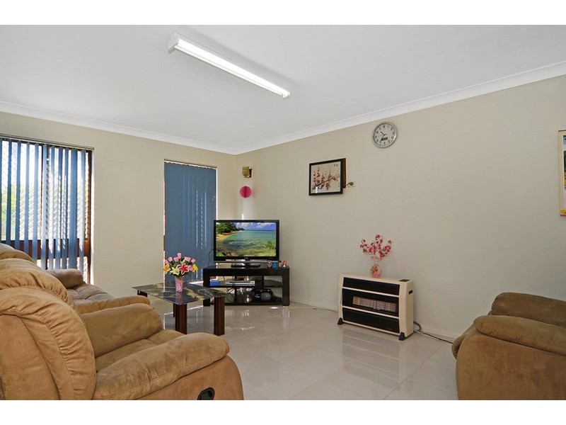 21 Curtis Way, Girrawheen WA 6064