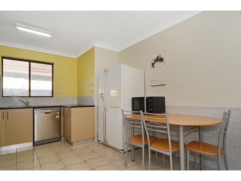 21 Curtis Way, Girrawheen WA 6064