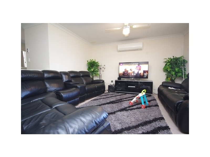 20 Ipswich Crescent, Girrawheen WA 6064