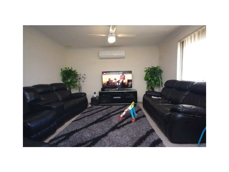 20 Ipswich Crescent, Girrawheen WA 6064